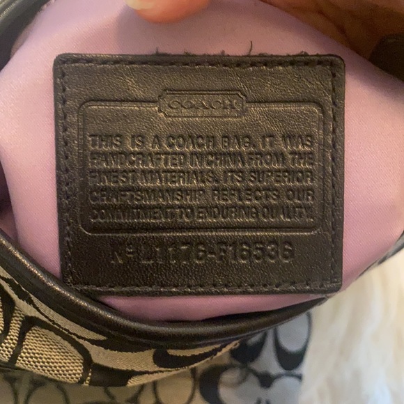 Coach Black Signature pattern crossbody bag - Picture 7 of 11